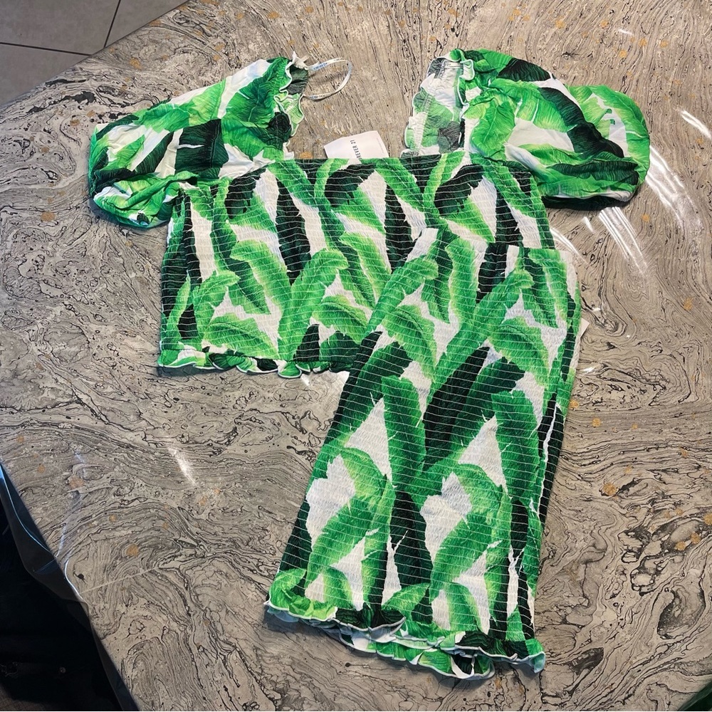 Plus Size Smocked Tropical top and Leaf Skirt setTop is size 2x - Picture 12 of 13